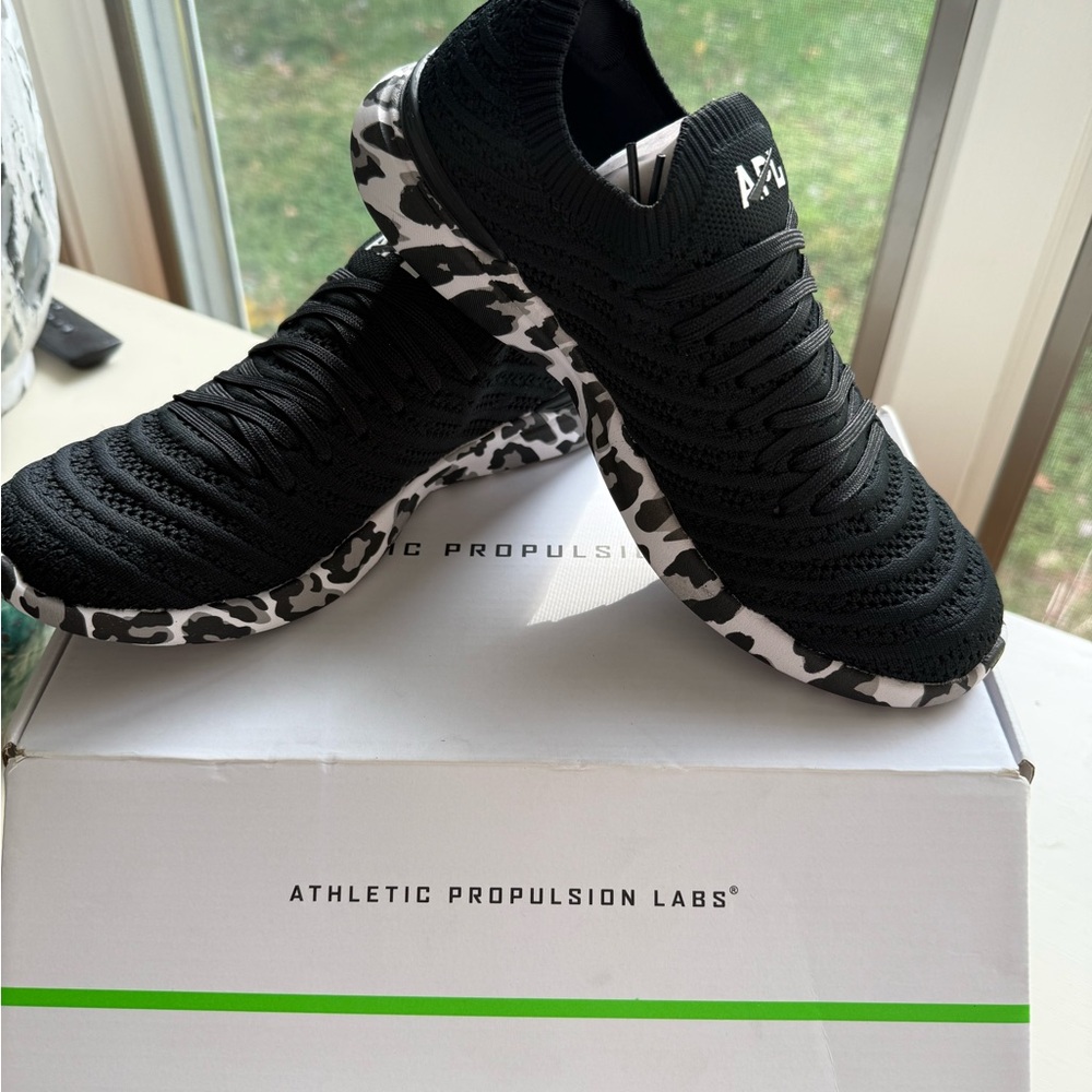 APL Women's Techloom Wave in Black and White with Leopard Print. New in box